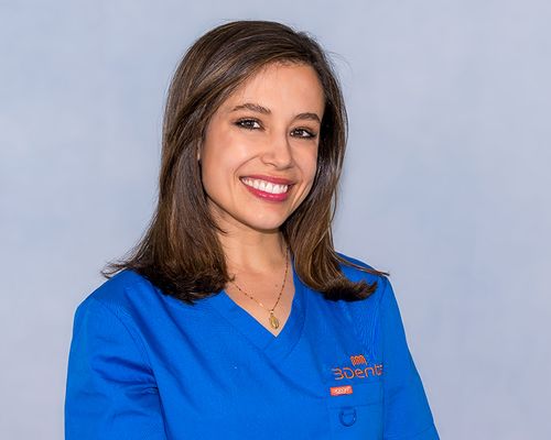 Dr. Alba Urdaneta - Implant Dentist - 3Dental